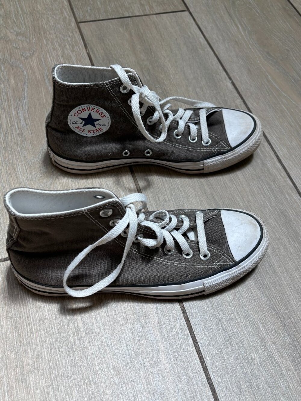 Grey Converse Chuck Taylors